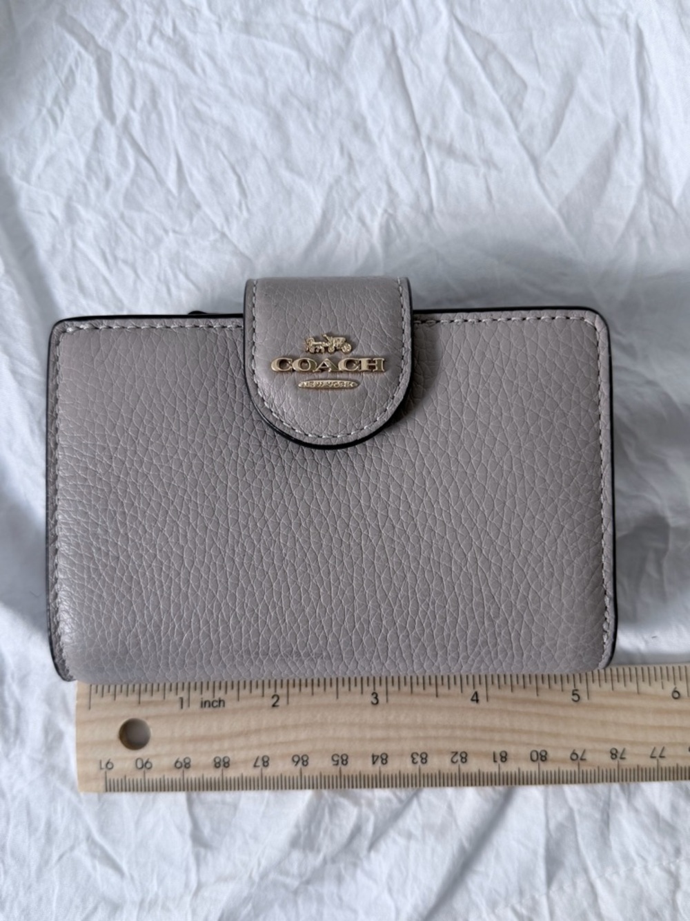 Coach Medium Corner Zip Pebble Leather Birch Grey - Picture 2 of 8